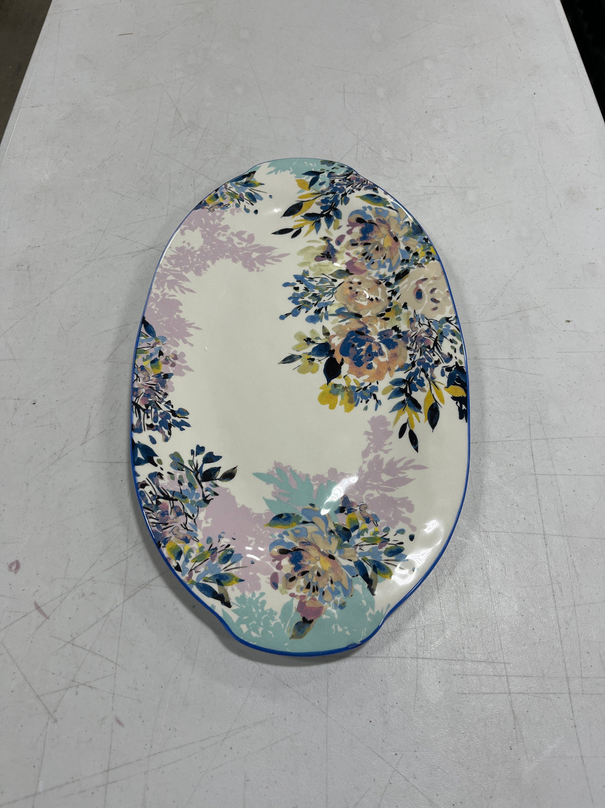 Assorted Large Table Top Plates: 85% Off Original Retail (G58178)